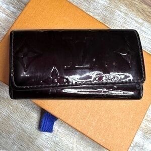 AUTHENTIC Louis Vuitton keycase. Deep maroon/Red Vernis.